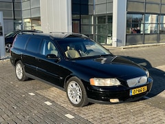 Volvo V70 - 2.4 / 170pk / NW APK / LPG G3/ Airco / Trekhaak / Leer / Facelift model