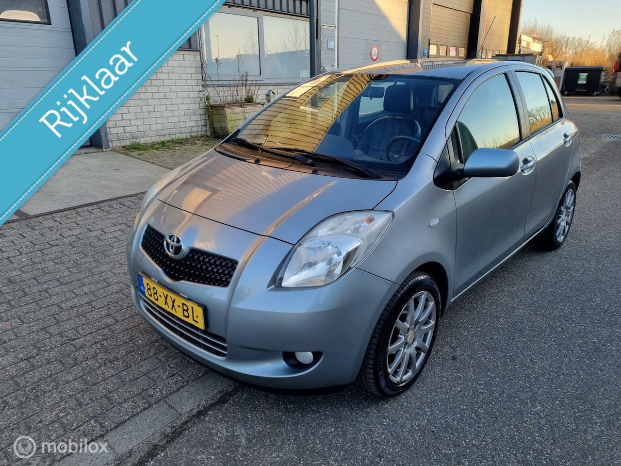 Toyota Yaris - 1.3 VVT-i Sol 1.3 VVTi Sol, AIRCO, 5 Drs, Nieuwe APK - AutoWereld.nl