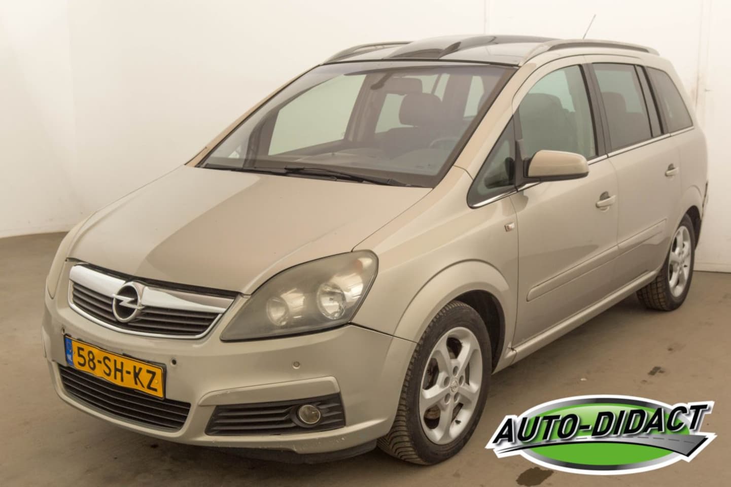 Opel Zafira - 1.6 Cosmo 1.6 Cosmo - AutoWereld.nl