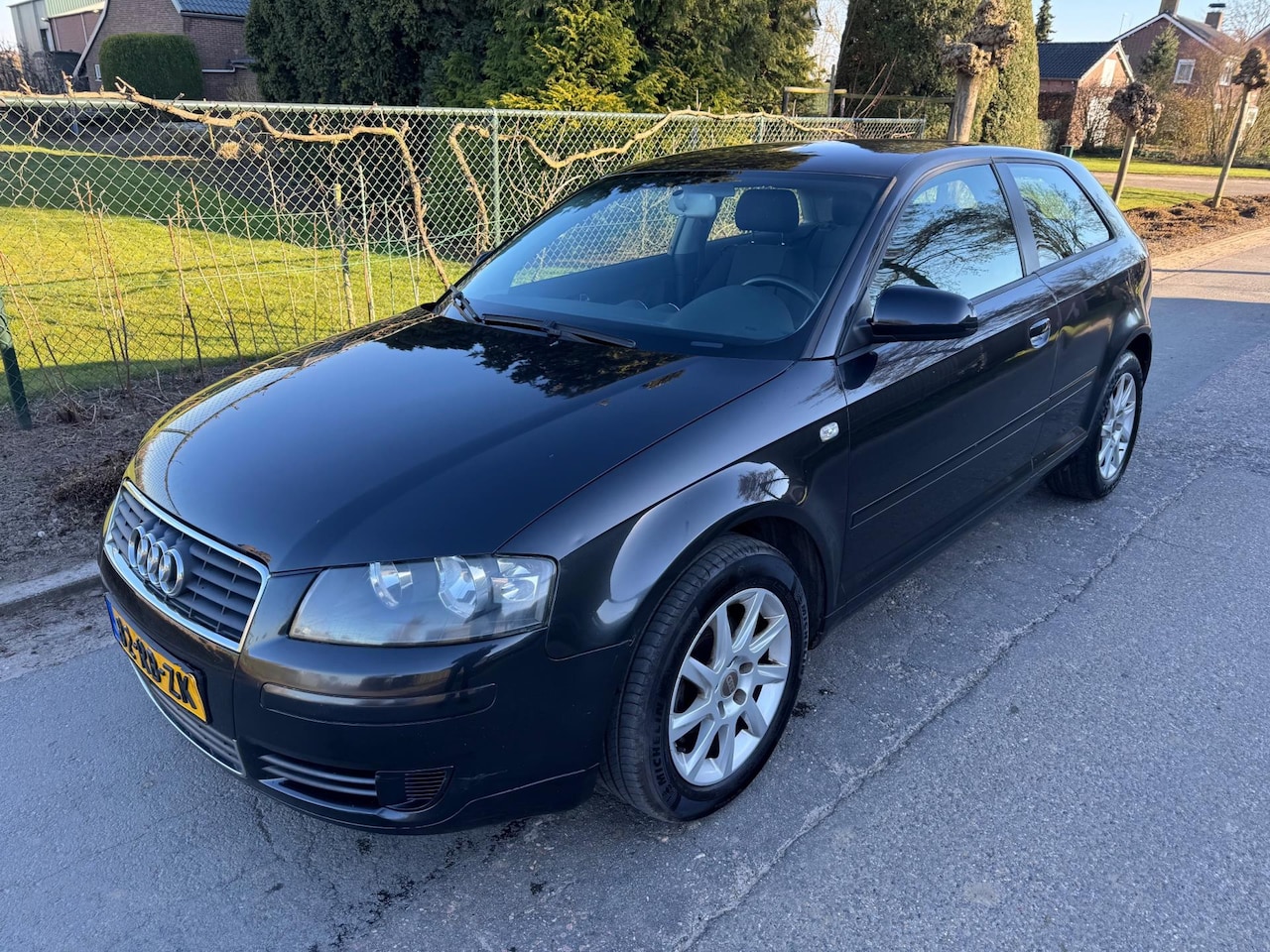 Audi A3 - 1.6 Attraction Airco Cruise Lm velgen - AutoWereld.nl