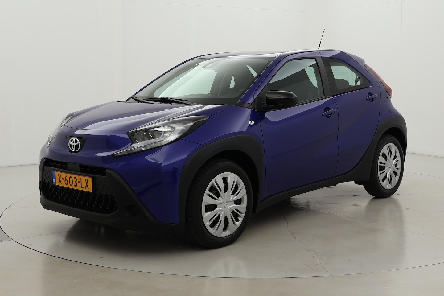 Toyota Aygo X - 1.0 VVT-i S-CVT Play | Apple Carplay / Android Auto | Adaptive Cruise Control | Airco | Ca - AutoWereld.nl