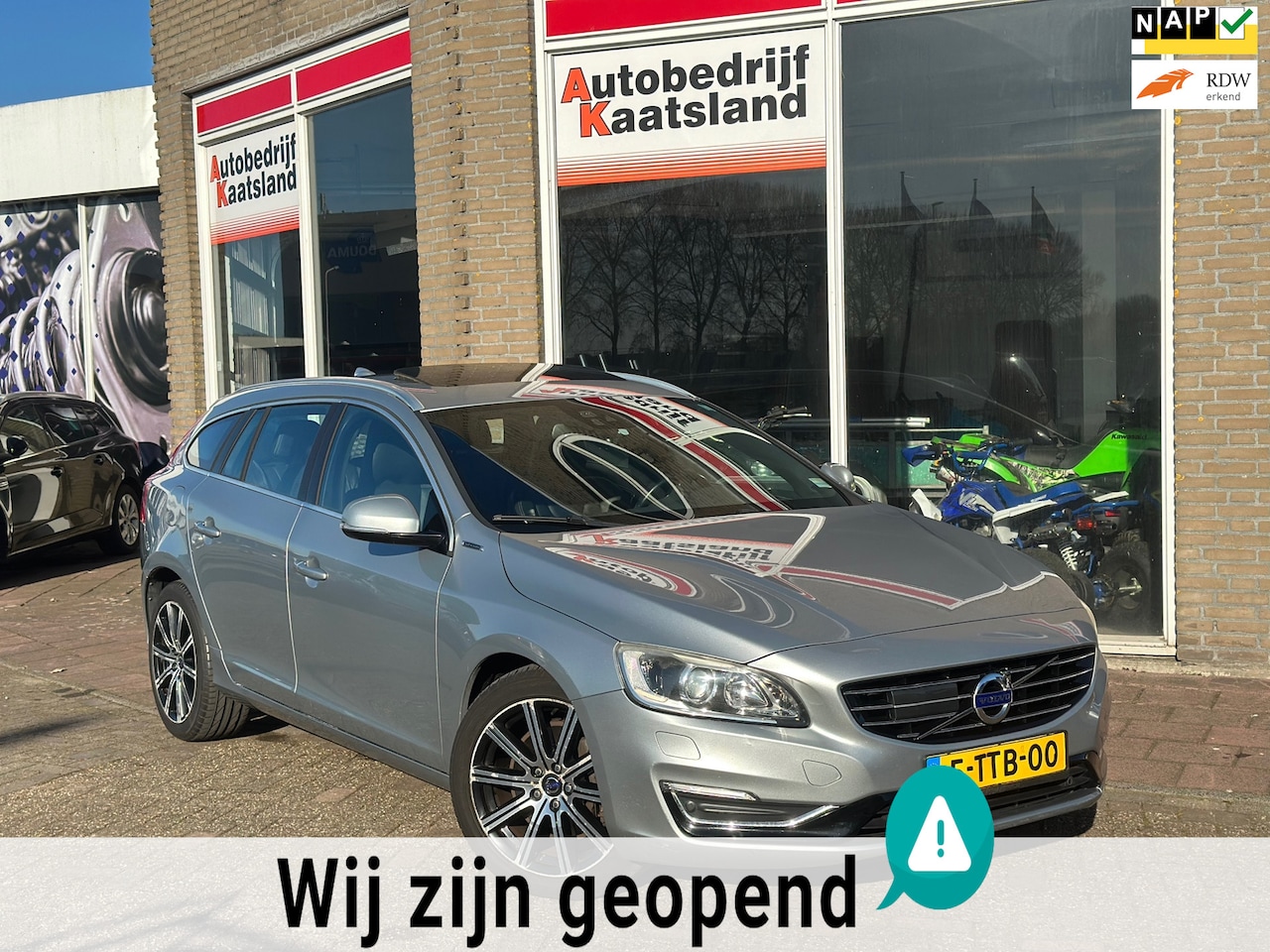 Volvo V60 - 2.4 D6 AWD Plug-In Hybrid Summum - Leer - Xenon - - AutoWereld.nl