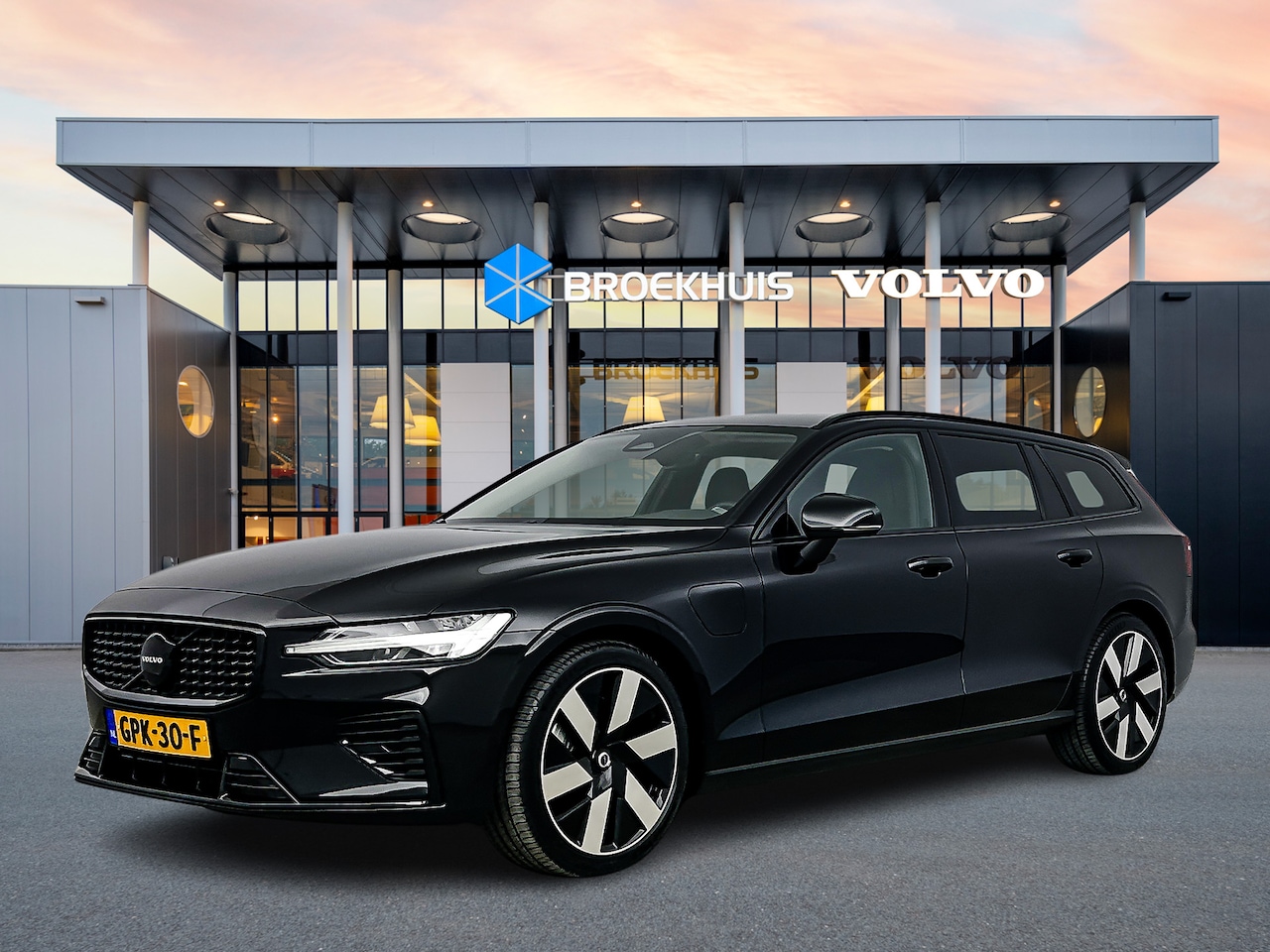 Volvo V60 - T6 AWD Plus Dark | 19" | Getint glas | Elektr. verst. stoelen | Adaptieve cruise | BLIS | - AutoWereld.nl