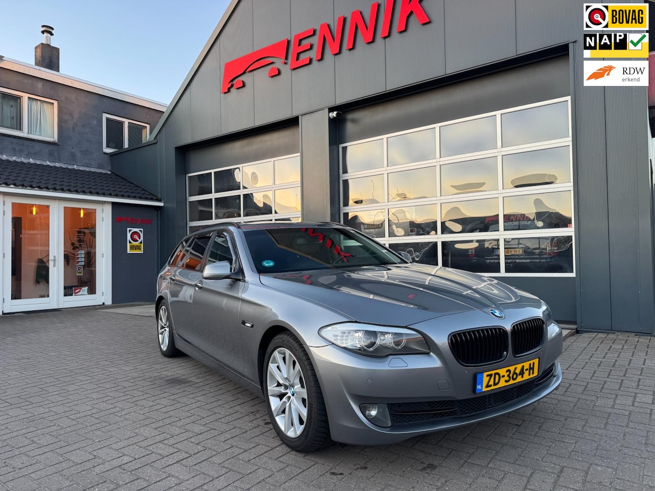 BMW 5-serie Touring - 525d High Executive / Pano / Sport Leder / Full Option / Youngtimer . - AutoWereld.nl