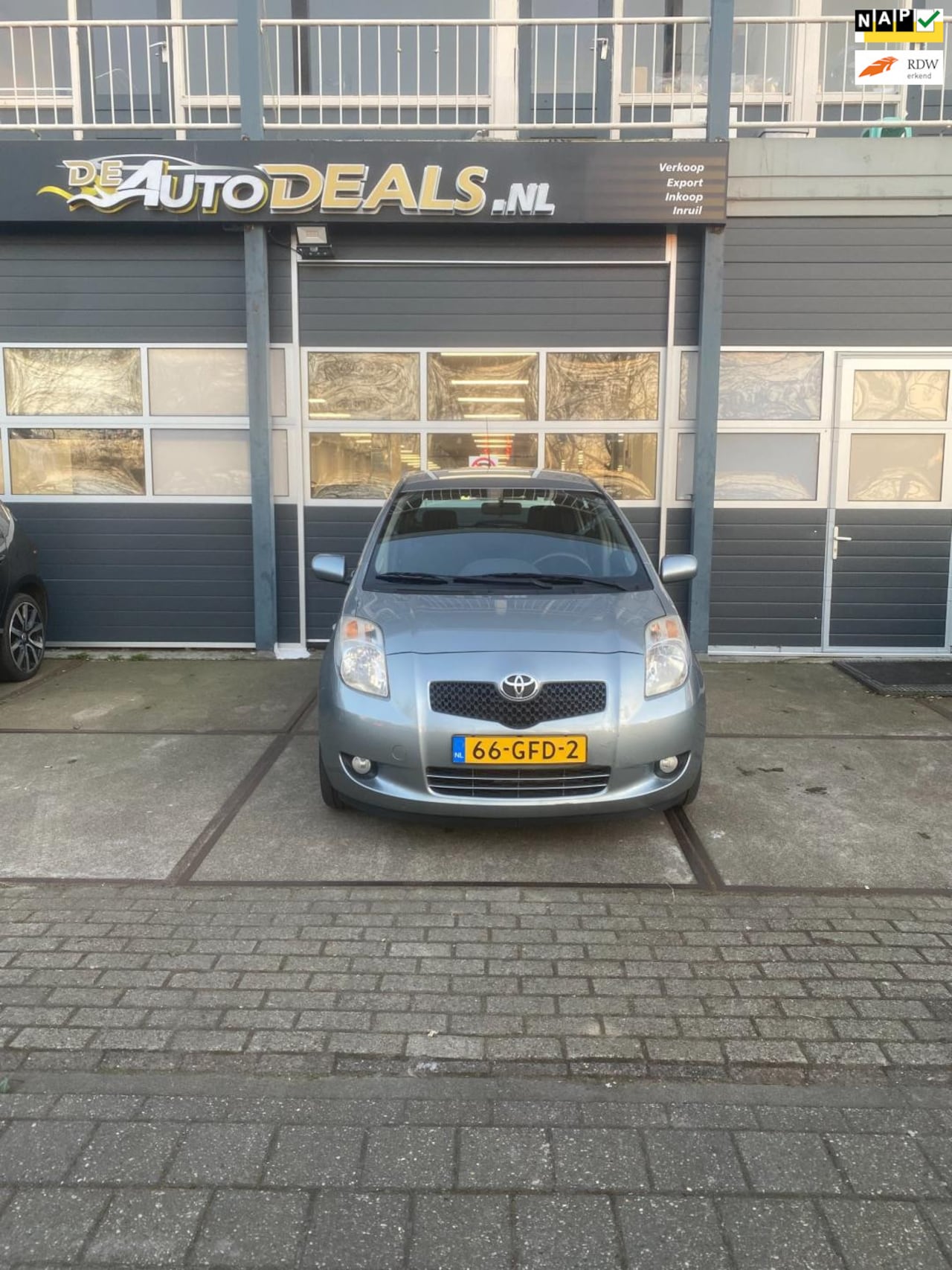 Toyota Yaris - 1.3 VVTi Sol MMT Airco LAGE KMSTAND - AutoWereld.nl