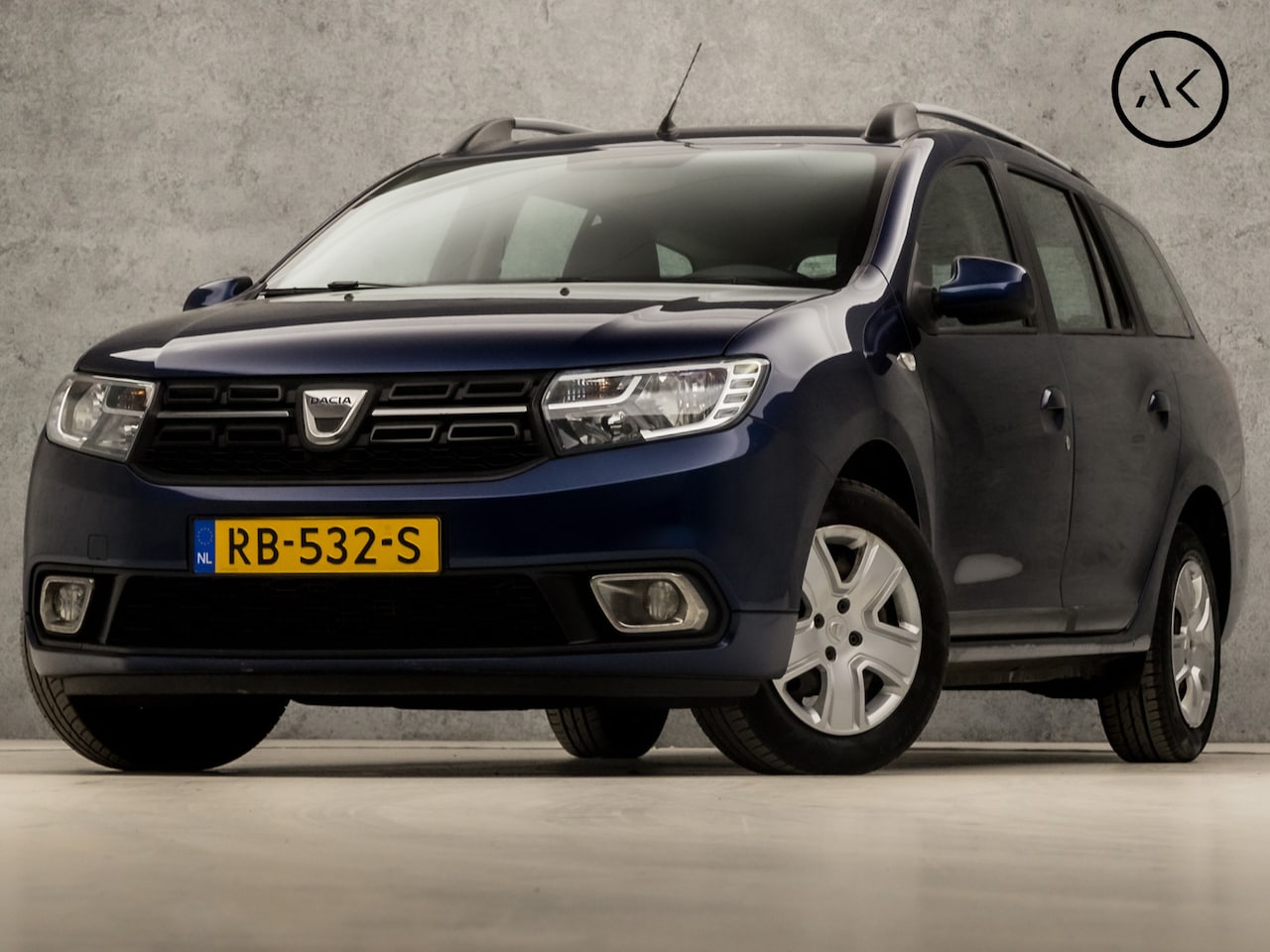 Dacia Logan MCV - 0.9 TCe Laureate (NAVIGATIE, AIRCO, CRUISE, SPPORTSTOELEN, ARMSTEUN, BLUETOOTH, TREKHAAK, - AutoWereld.nl