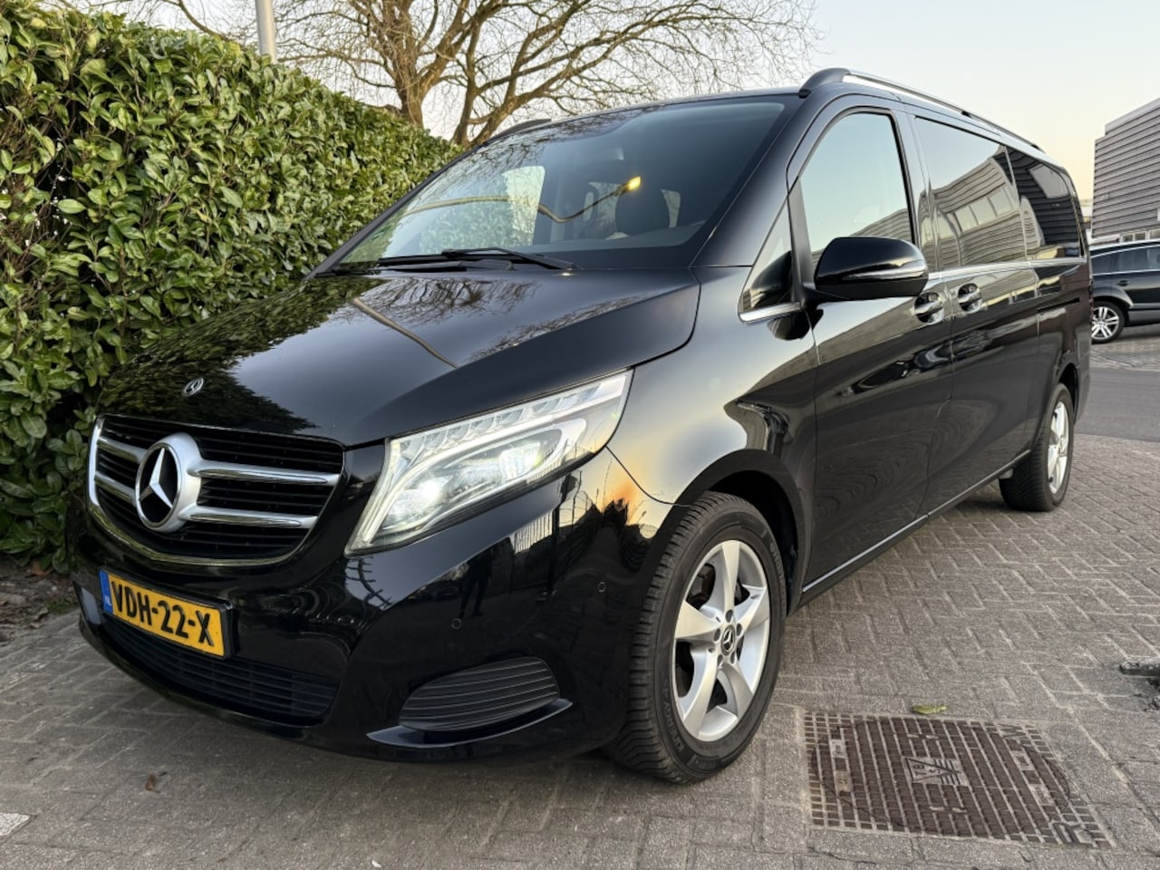 Mercedes-Benz V-klasse - V250d Zwart 2018 Lang Dubbel Cabine 2X Schuifdeur - AutoWereld.nl