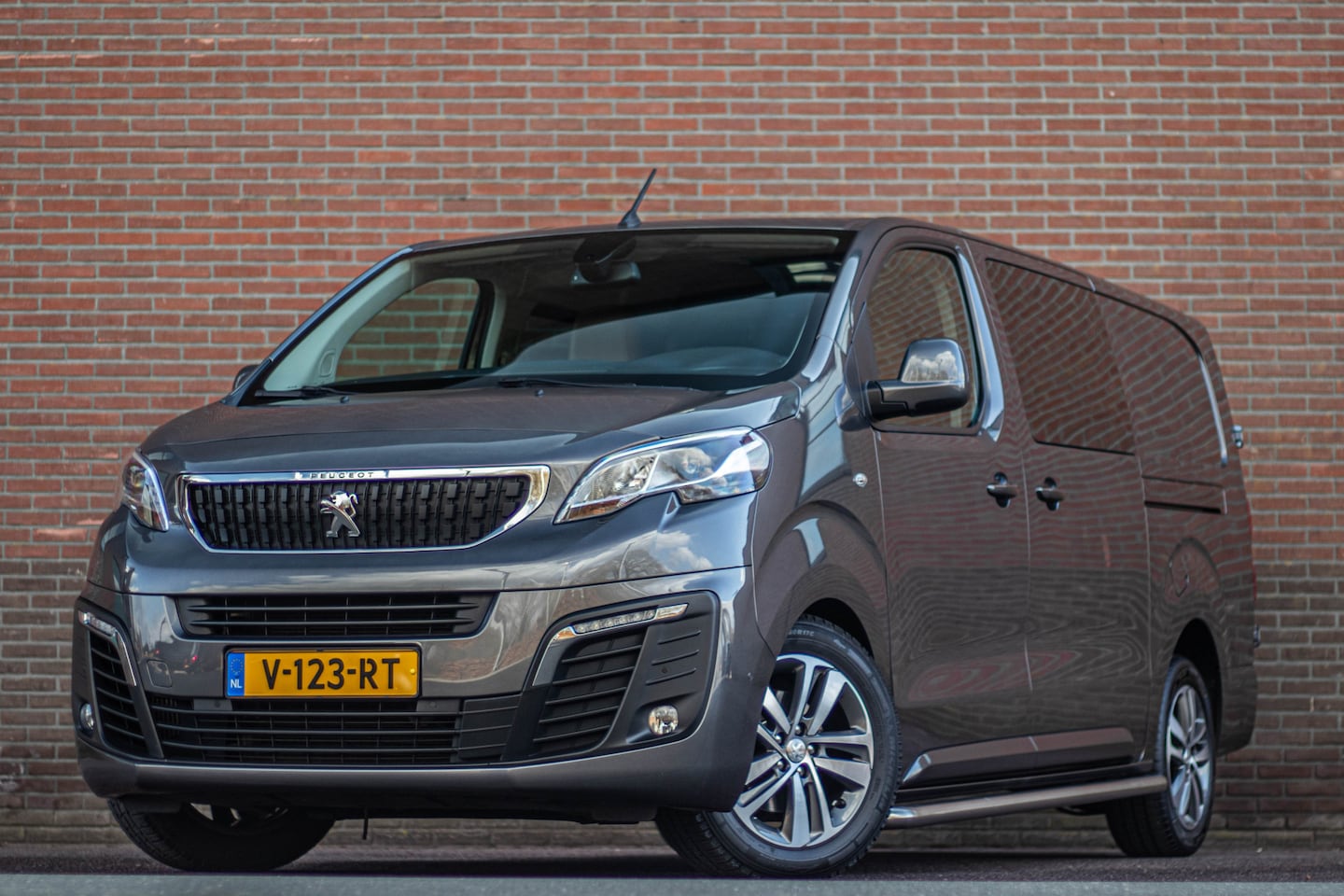 Peugeot Expert - 2.0 HDI Dubbele Cabine Premium Pack, 1e eigenaar, Leder, Carplay, Xenon, Stoelverwarming, - AutoWereld.nl