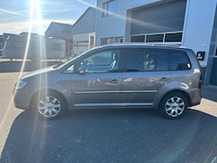 Volkswagen Touran - 2.0 TDI Highline 7 PERS