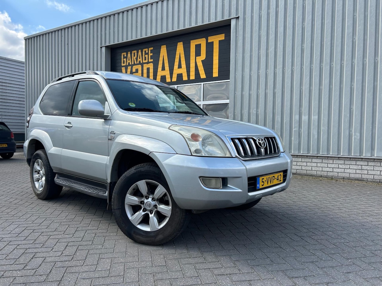 Toyota Land Cruiser - 3.0 D-4D LX HR Blind Van | CLIMATE | 4x4 | GRIJS KENTEKEN | - AutoWereld.nl