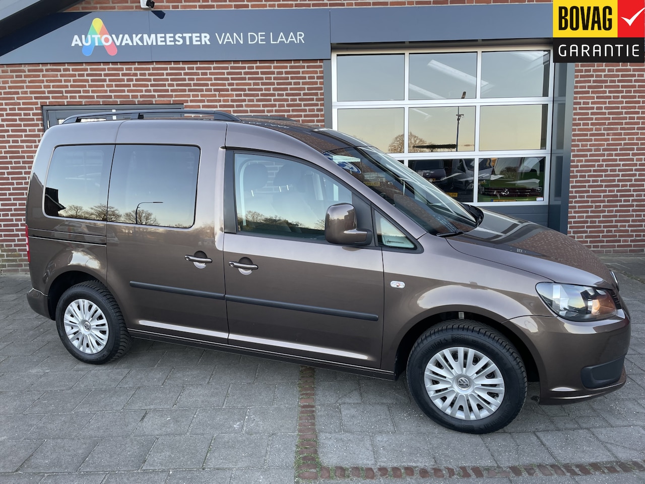 Volkswagen Caddy - Combi 1.2 TSI Trendline 77kw Life 5 pers. ( Trekhaak, Cruise control, Airco, Parkeersensor - AutoWereld.nl