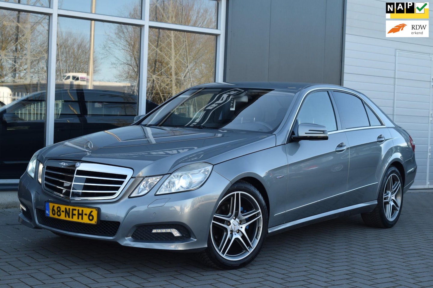 Mercedes-Benz E-klasse - 220 CDI Business Class Avantgarde | Distronic | Dodehoek | Spoorassist | APK 3-2026 ! - AutoWereld.nl