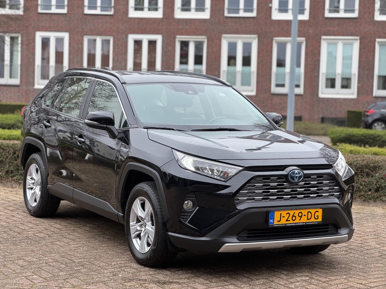 Toyota RAV4 - 2.5 Hybrid AWD Active|Camera|Origineel NL|Trekhaak|Sublieme staat|Volledig Toyota dealer o - AutoWereld.nl