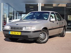 Opel Vectra - 1.8i GL Frisco | Youngtimer | 5deurs | 143.000km | Uniek | 1992 | Zeer nette staat | Inrui