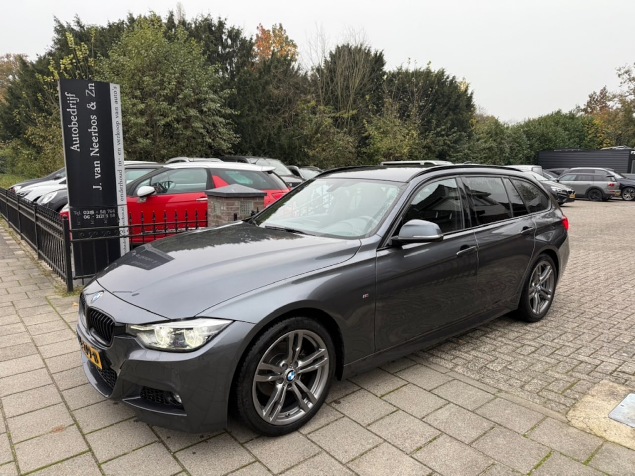 BMW 3-serie Touring - 318i M Sport Corpor 318i MSp.CL. - AutoWereld.nl