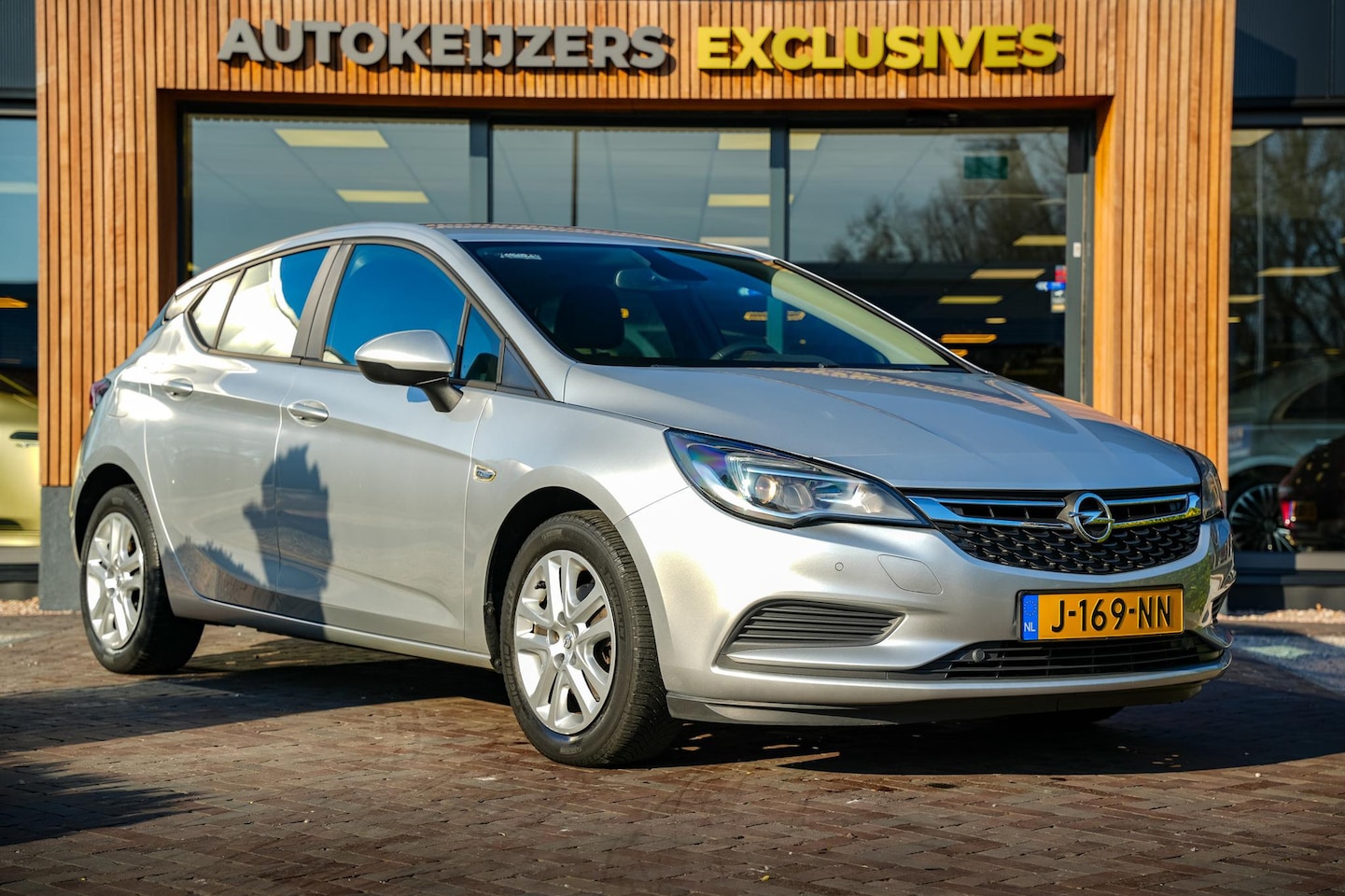 Opel Astra - 1.0 Online Edition Airco Cruise PDC Navi - AutoWereld.nl