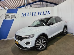 Volkswagen T-Roc - 1.0 TSI Style Business Sport / Panoramadak / LED / NL Auto