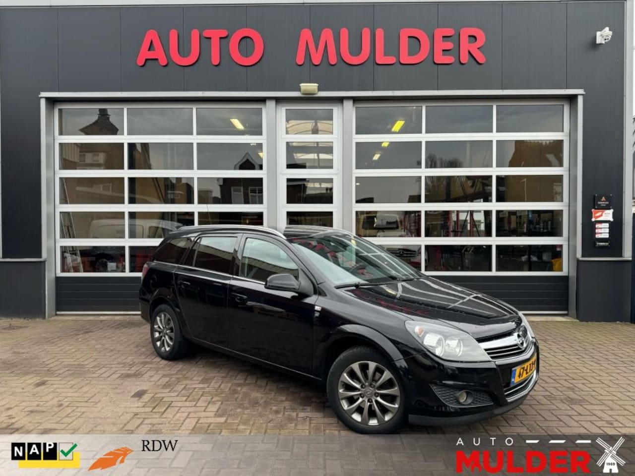 Opel Astra Wagon - STATIONWAGON 1.6 111 EDITION / NAVI / CRUISE / AIRCO / RIJKLAAR - AutoWereld.nl