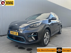 Kia e-Niro - ExecutiveLine 64 kWh | Trekhaak | carplay| leder| alle stoelen verwarmbaar| climate contro