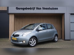 Toyota Yaris - 1.3 VVTi 87pk 5Drs Sol Automaat Leder Airco Trekhaak 14inch LM Elek.Pakket 109853km *NL au