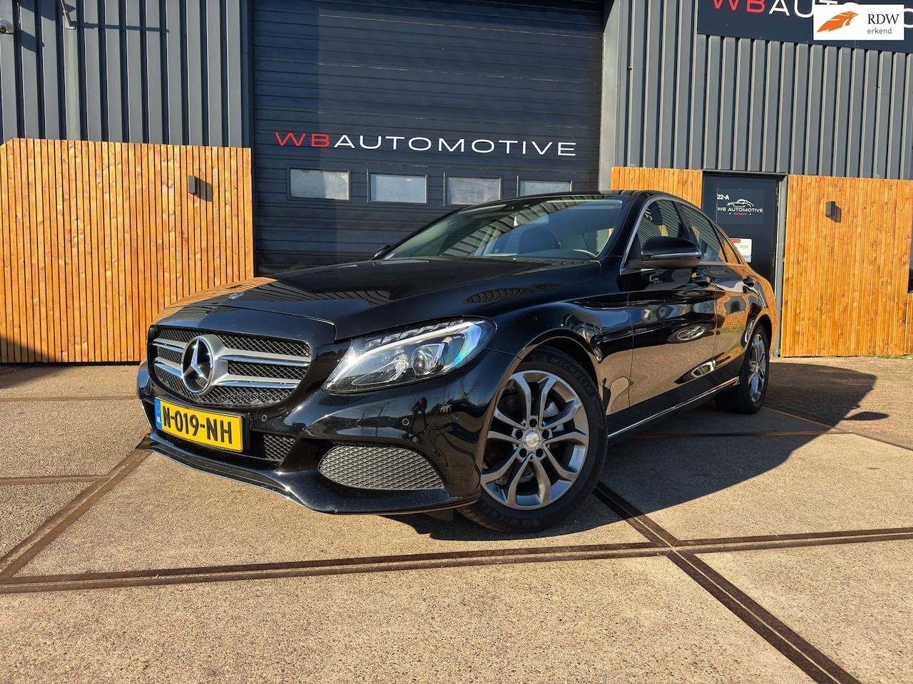 Mercedes-Benz C-klasse - 180 Sport Edition Premium Plus trekhaak - AutoWereld.nl