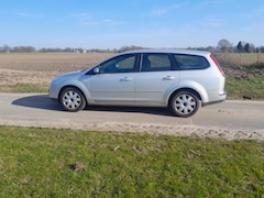 Ford Focus Wagon - 1.6-16V Trend