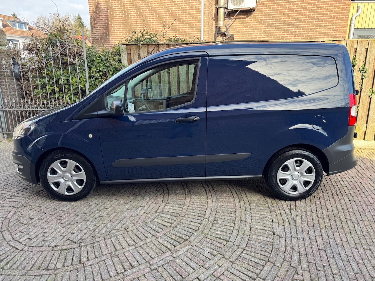 Ford Transit Courier - 1.5 TDCI Economy Edition 1.5 TDCI Economy Edition - AutoWereld.nl