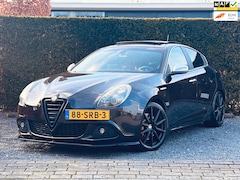 Alfa Romeo Giulietta - 1.4 T Distinctive | Pano | Navi | PDC