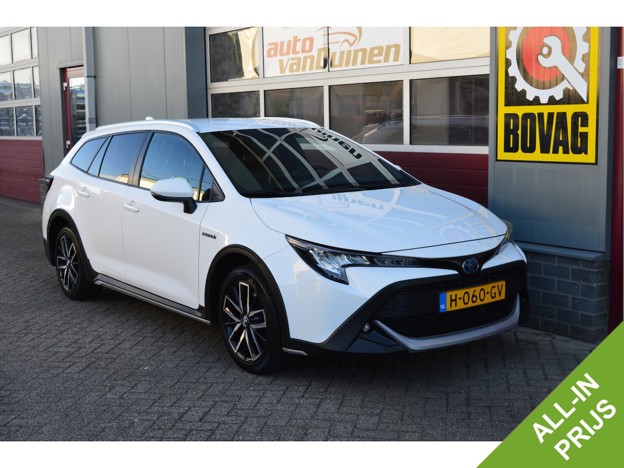 Toyota Corolla Touring Sports - 2.0 Hybrid Trek O.a: Stoelverw, Navi, Clima, DAB, Keyless, Etc. All-in prijs! - AutoWereld.nl