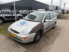 Ford Focus Wagon - 1.6-16V Ghia Automaat | Inruilkoopje | Airco | Elektrische Ramen | Elektrische Spiegels |