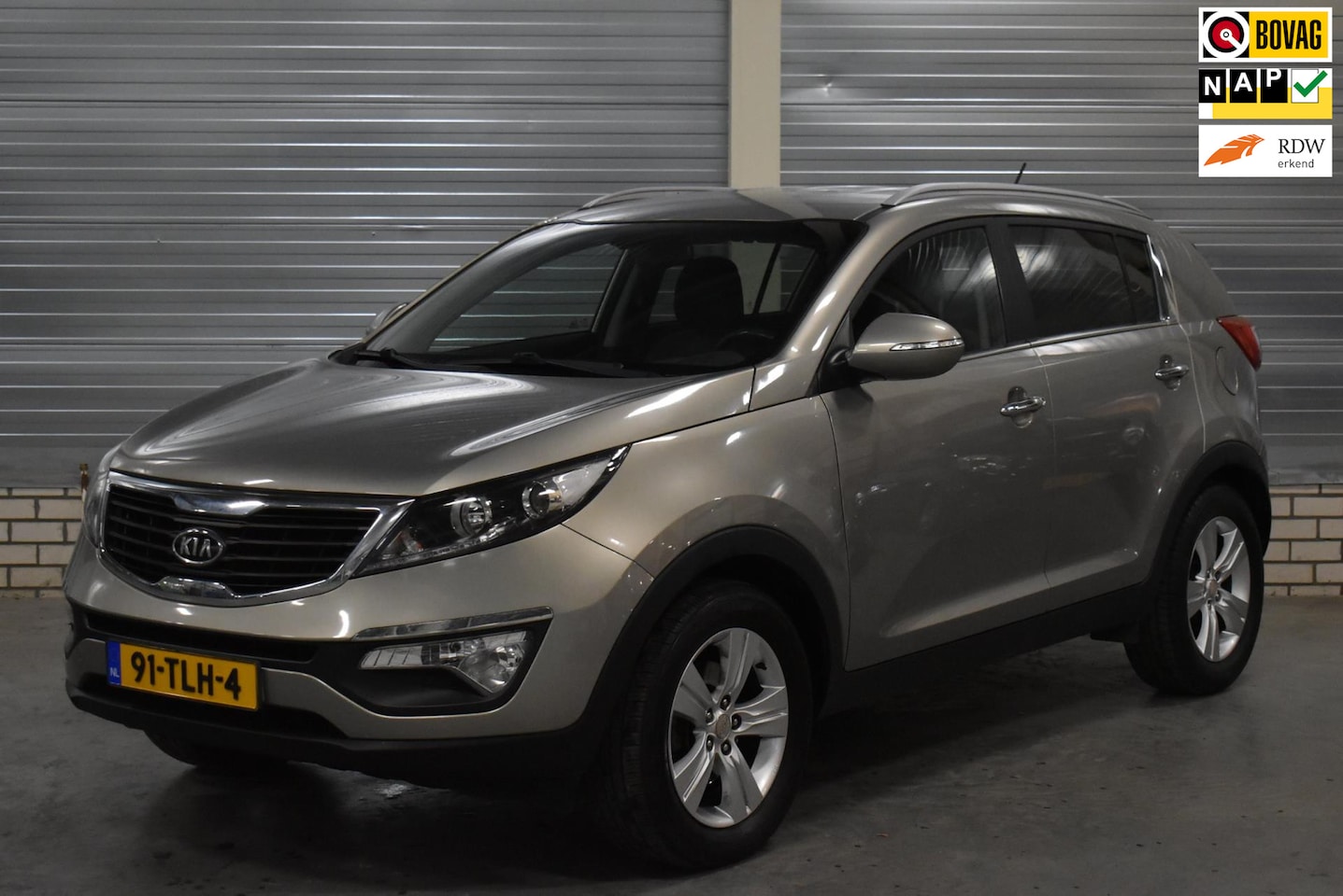 Kia Sportage - 1.6 GDI ISG X-ecutive Plus Pack 99.000KM!! + CLimate Control|Bluetooth|Parkeersensoren| - AutoWereld.nl