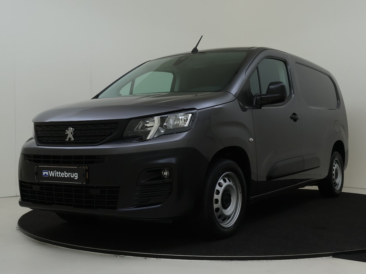 Peugeot Partner - 1.5 BlueHDi 100 S&S L2 | Navigatie|  3-Zits | Betimmering FP - AutoWereld.nl