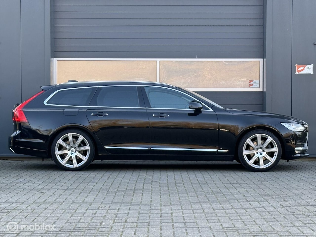 Volvo V90 - 2.0 D4 Inscription /Pilot Assist/Camera/Trekhaak/Stuurverwarming/Zeer compleet! - AutoWereld.nl