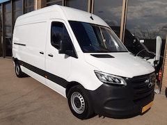 Mercedes-Benz Sprinter - 150Pk L2/H2 MBux Navigatie Camera 3-Persoons