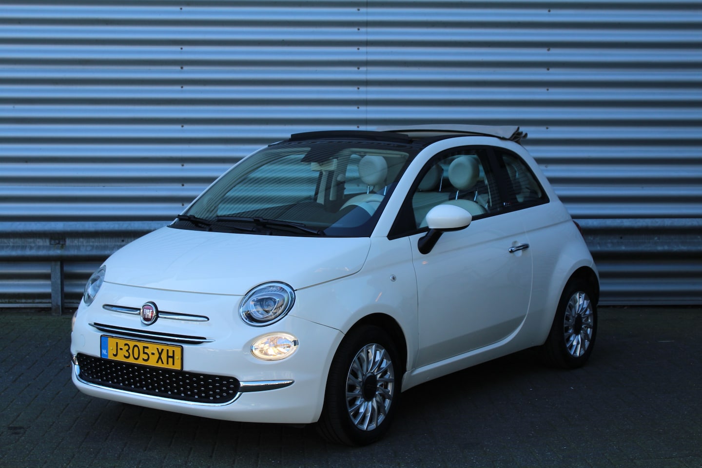 Fiat 500 C - 1.0 Hybrid 70pk Lounge NL-Auto NAP Airco Cruise Carplay 15"LMV - AutoWereld.nl