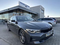 BMW 3-serie - 330e Sport Line Dravitgrau | Schuifdak | HUD | Laser Licht | HUD | Keyless |