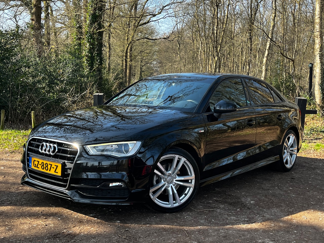 Audi A3 Limousine - 1.6 TDI Ambition Sport Edition S-Tronic 2x S-Line Navi Xenon CC Halfleer Clima Drive-select - AutoWereld.nl