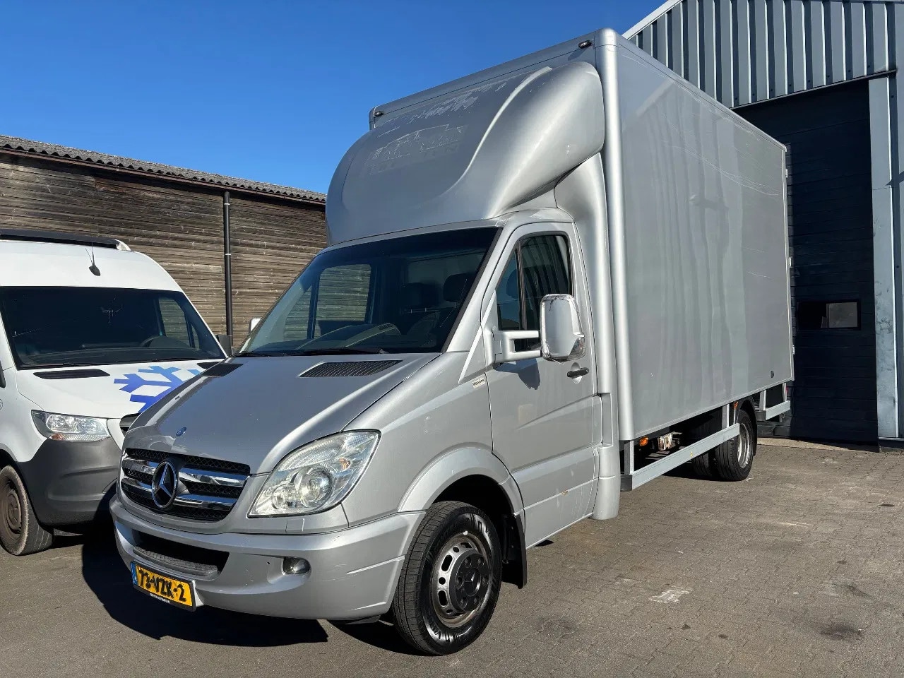 Mercedes-Benz Sprinter - 518 CDI 3.0 6 Cilinder 184 PK Automaat Airco Cruisecontrol Camera Xenon XXL Bak - AutoWereld.nl