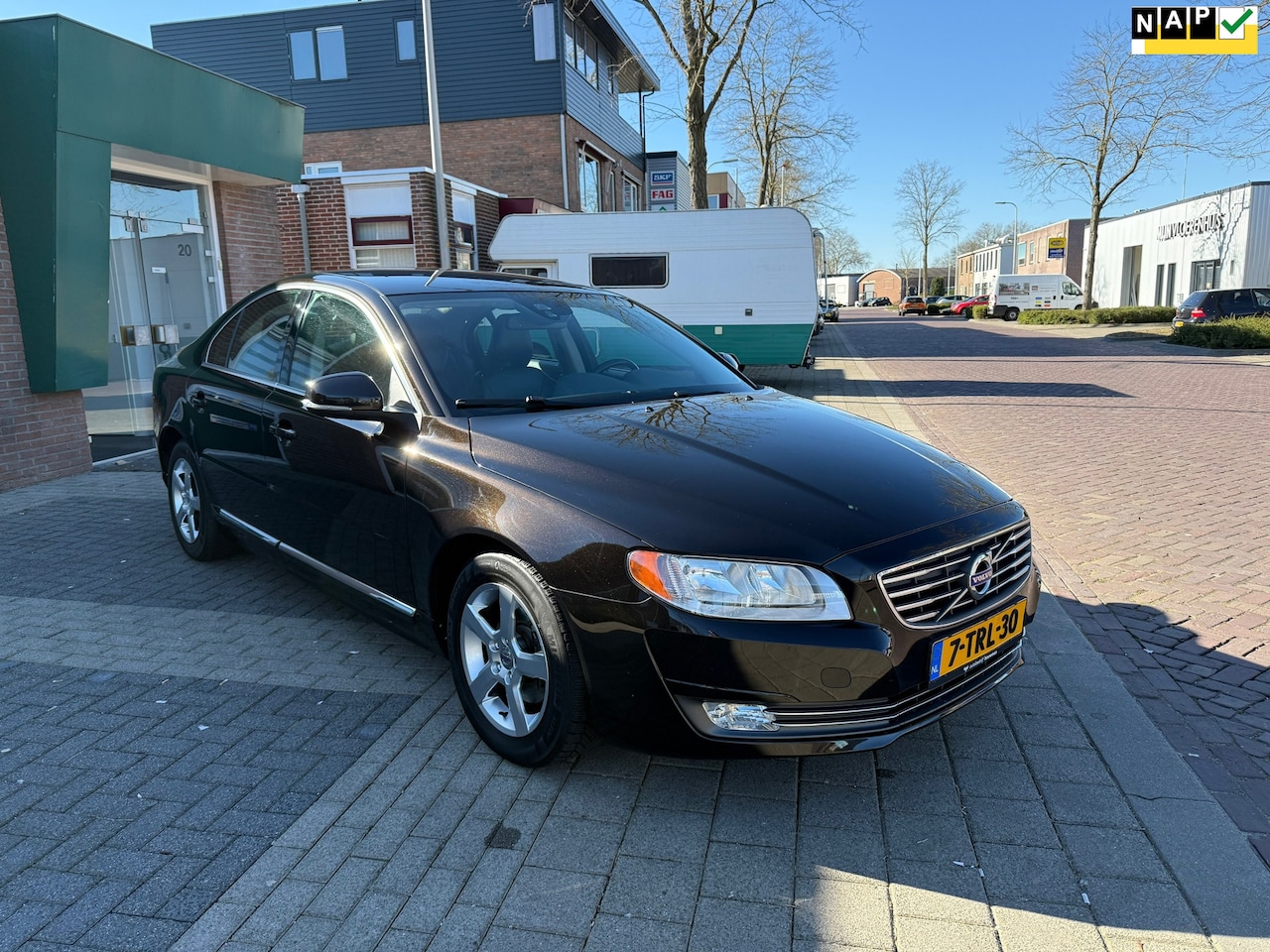 Volvo S80 - 1.6 D2 Momentum LEDER/NAVI/EXPORT PRIJS. - AutoWereld.nl