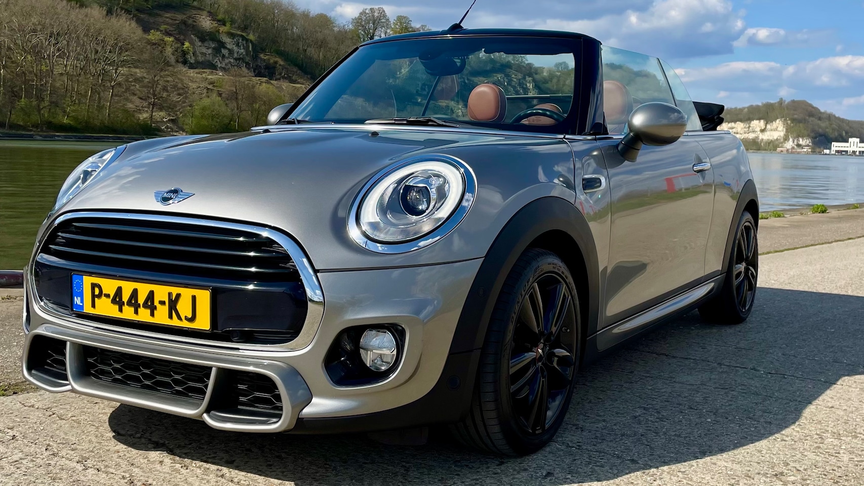 MINI Cabrio - 1.5 Cooper Chili Serious Business John Cooper Works - AutoWereld.nl