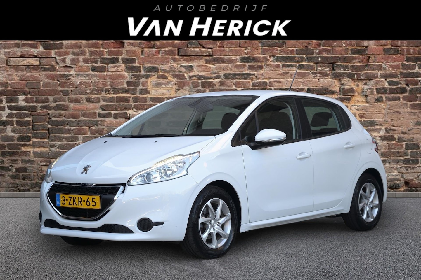 Peugeot 208 - 1.2 VTi Style 5-deurs | Cruise | LM Velgen | Airco - AutoWereld.nl