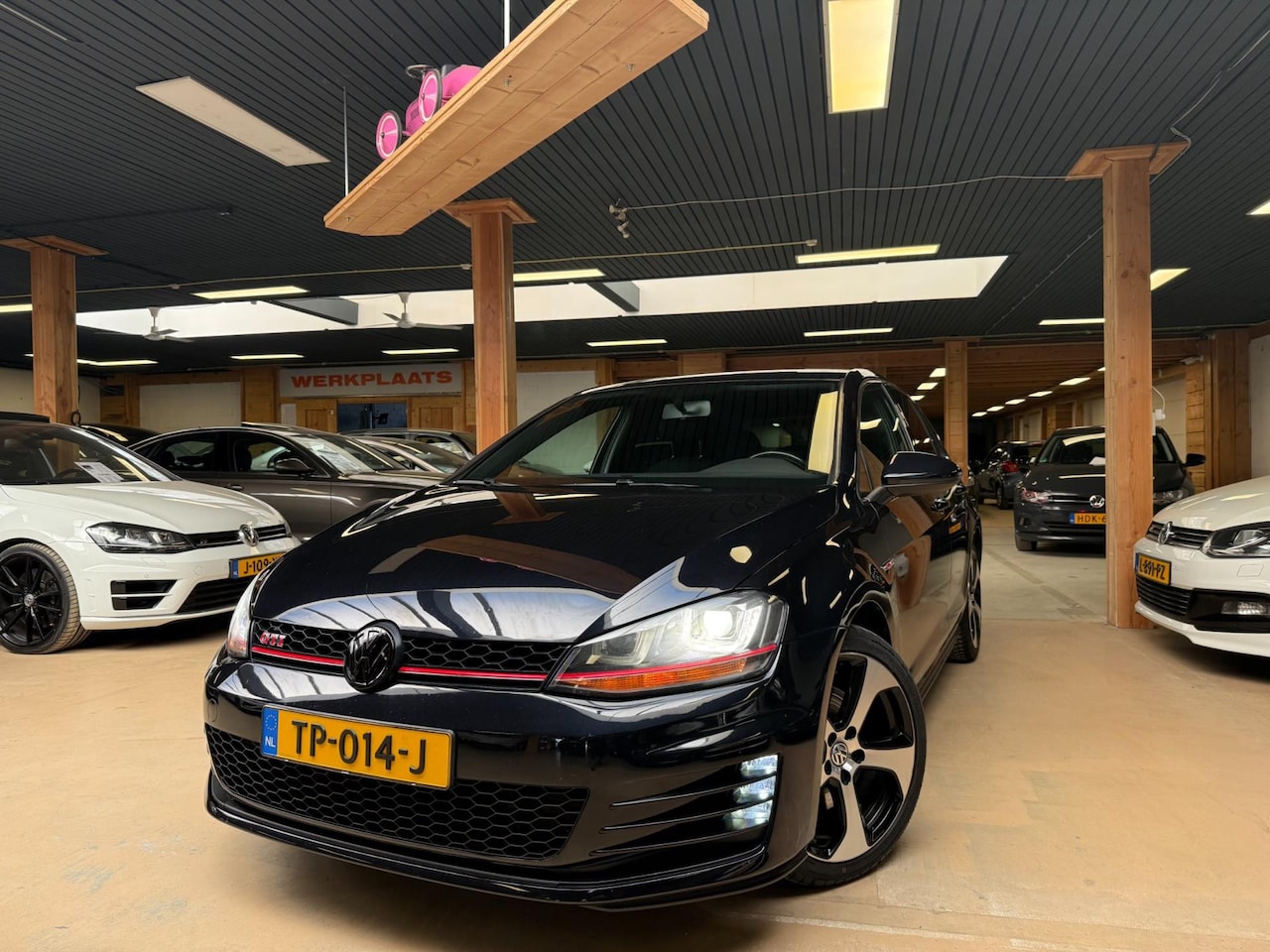 Volkswagen Golf - 2.0 TSI GTI 300PK Nwe Apk Airco Cruise Control - AutoWereld.nl