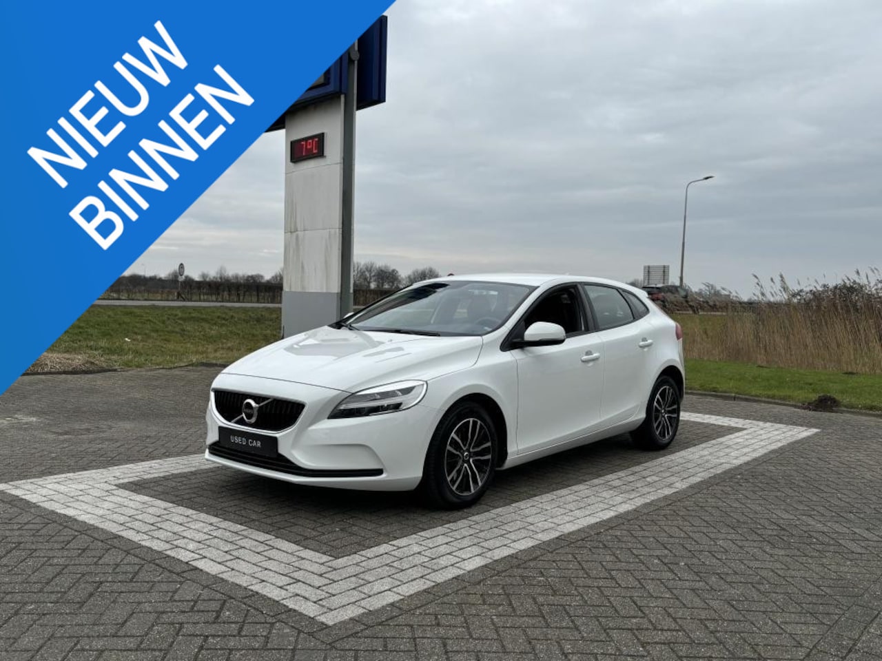 Volvo V40 - T2 Polar+ RTI Stoelverwarming Trekhaak On Call - AutoWereld.nl