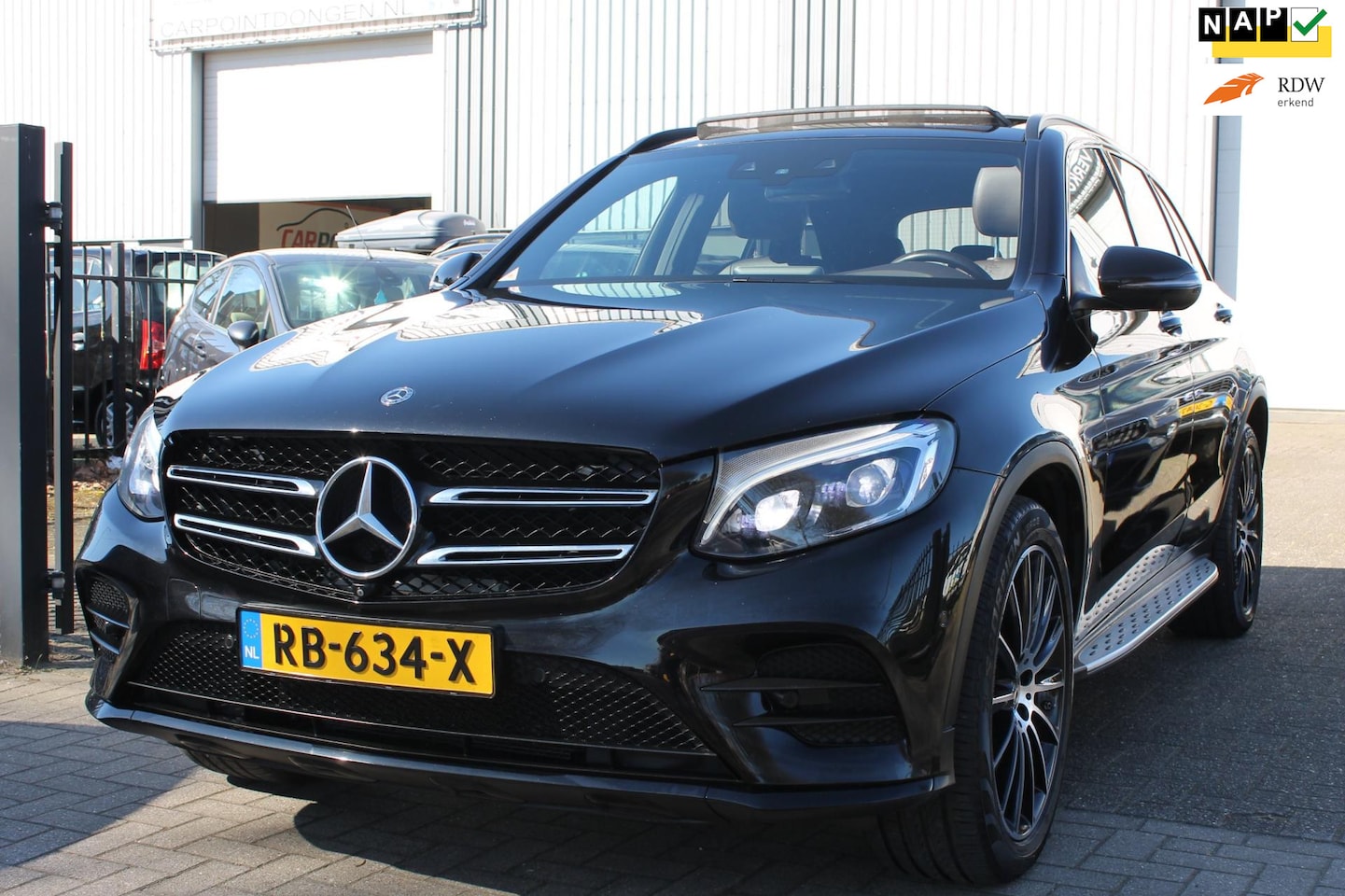 Mercedes-Benz GLC-klasse - 250 4MATIC Premium Plus AMG Pano 360 Trekhaak! - AutoWereld.nl