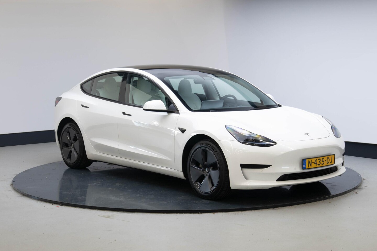 Tesla Model 3 - Standard RWD Plus 60 kWh - AutoWereld.nl