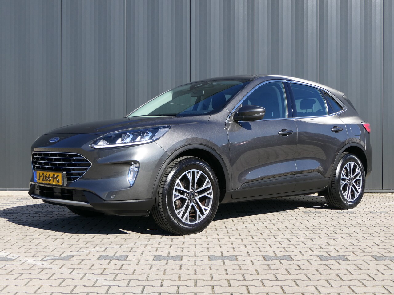 Ford Kuga - 1.5 EcoBoost Titanium | Winterpack | 18 Inch | Navigatie | CarPlay/Android Auto | LED | DA - AutoWereld.nl