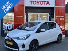 Toyota Yaris - 1.3 VVT-i Aspiration LM VELGEN AIRCO HANDSFREE BELLEN CRUISE-CONTROL PARKEERCAMERA