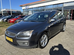 Ford Focus Wagon - 1.6-16V Futura NAVI APK 11-25 BJ 2008