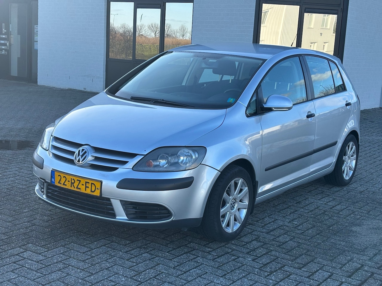 Volkswagen Golf Plus - 1.6 FSI Turijn Airco! Navi! Velgen! Grijs - AutoWereld.nl