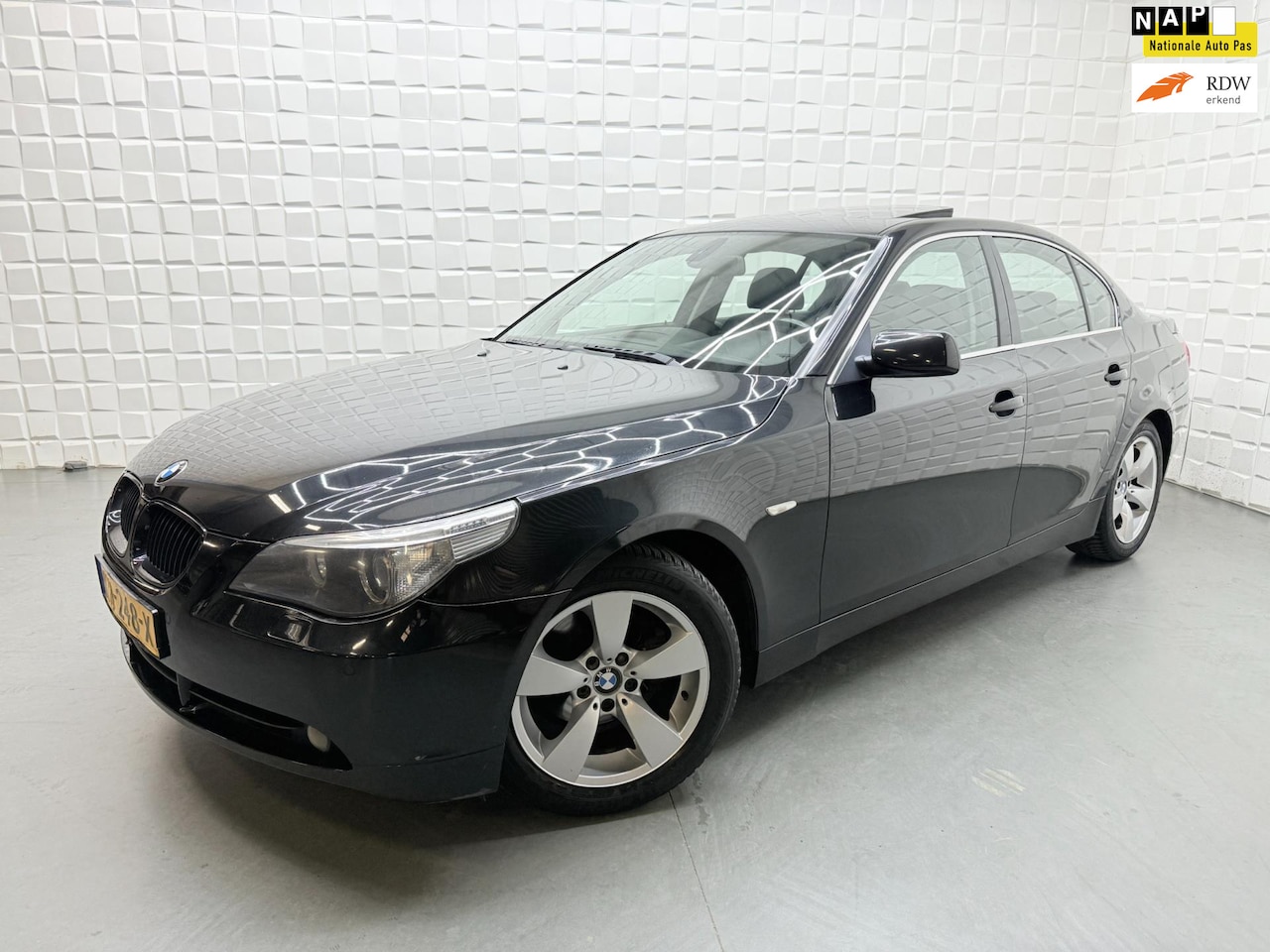 BMW 5-serie - 525i High Executive AUTOMAAT - AutoWereld.nl